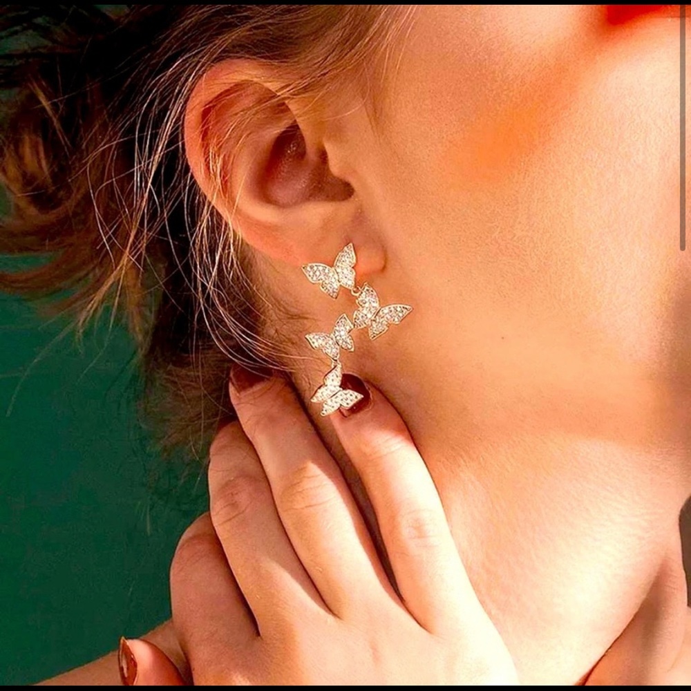 🌵4/$30 New Crystal Butterfly Earrings